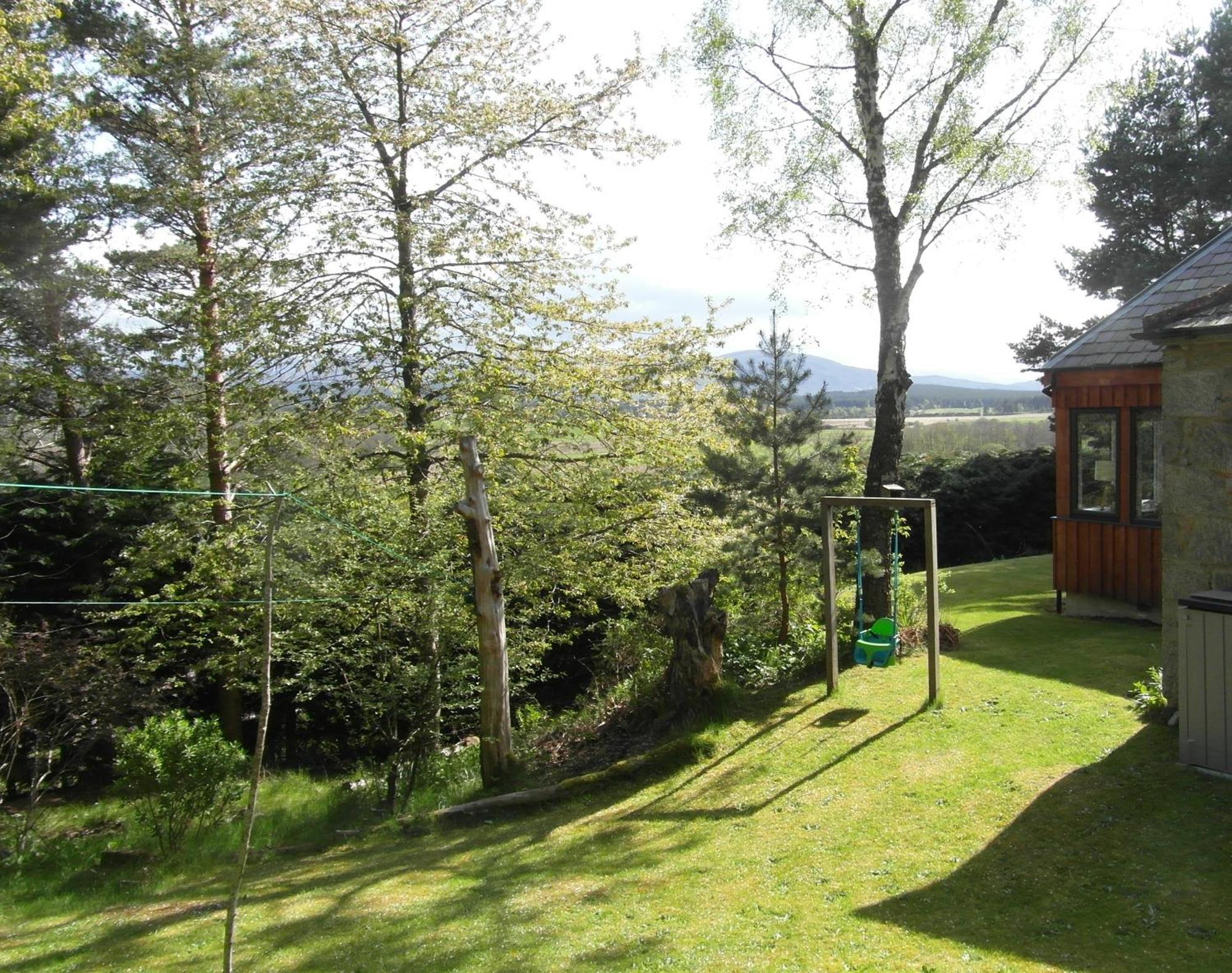 Amazing Cottage With Private Indoor Swim Pool And Hot Tub Grantown-on-Spey Zewnętrze zdjęcie